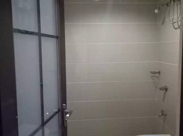 Meaco Royal Hotel   Batangas City