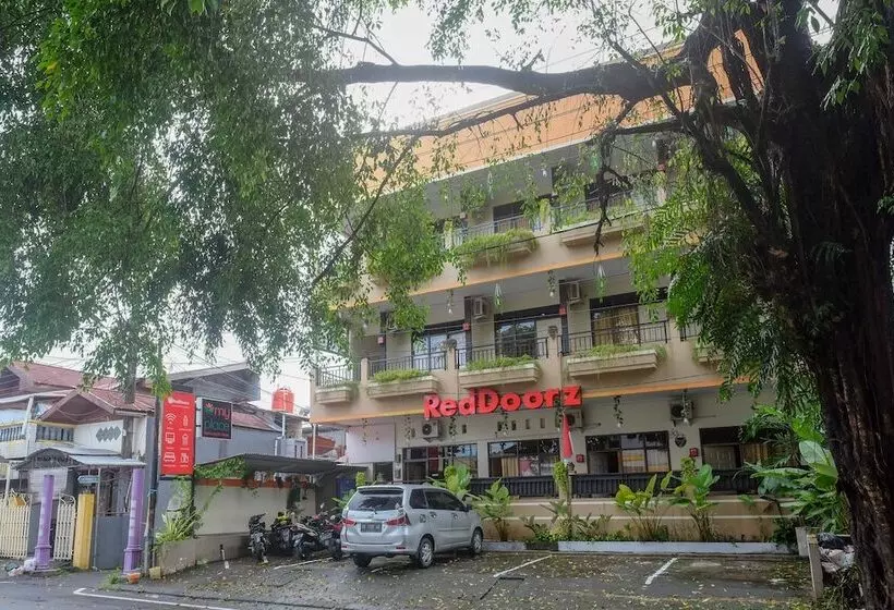 ペンション Reddoorz @ Jalan Pramuka Manado