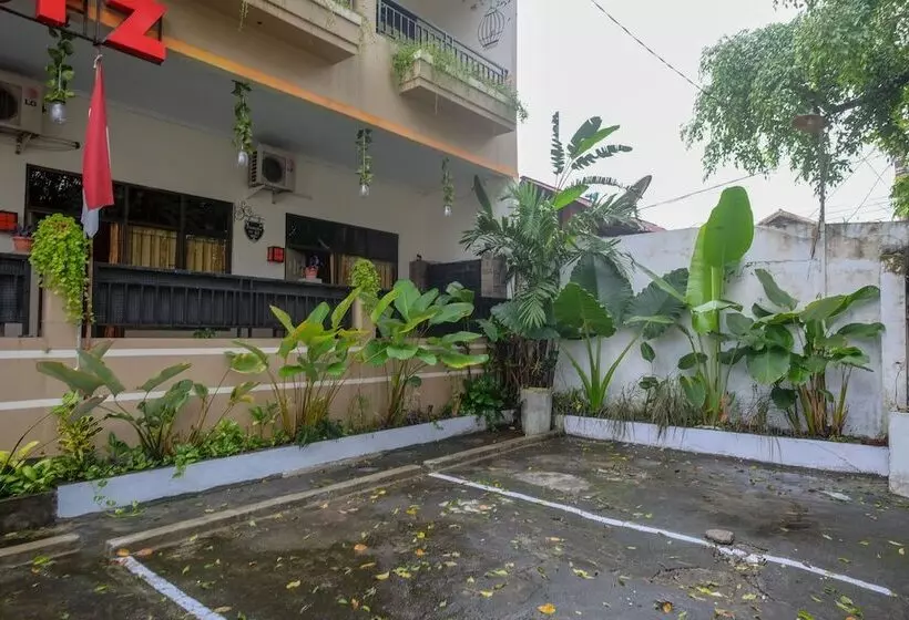 ペンション Reddoorz @ Jalan Pramuka Manado