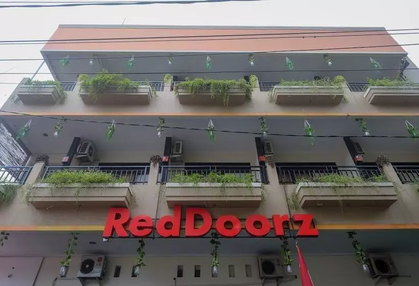 ペンション Reddoorz @ Jalan Pramuka Manado