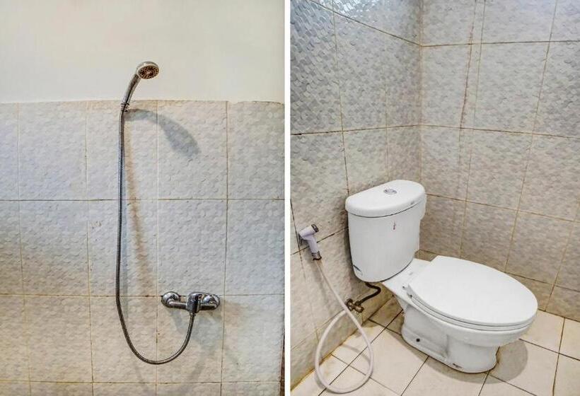 بنسيون Roemah Gebang