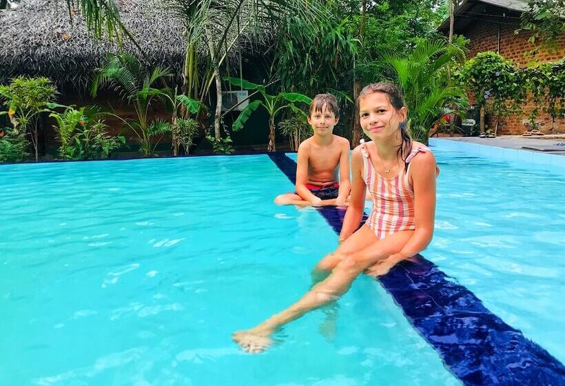 בית מלון כפרי Palmyra Nature Resort Sigiriya