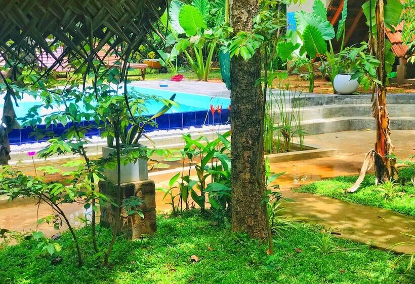 בית מלון כפרי Palmyra Nature Resort Sigiriya