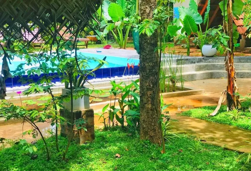 Hotelli Palmyra Nature Resort Sigiriya