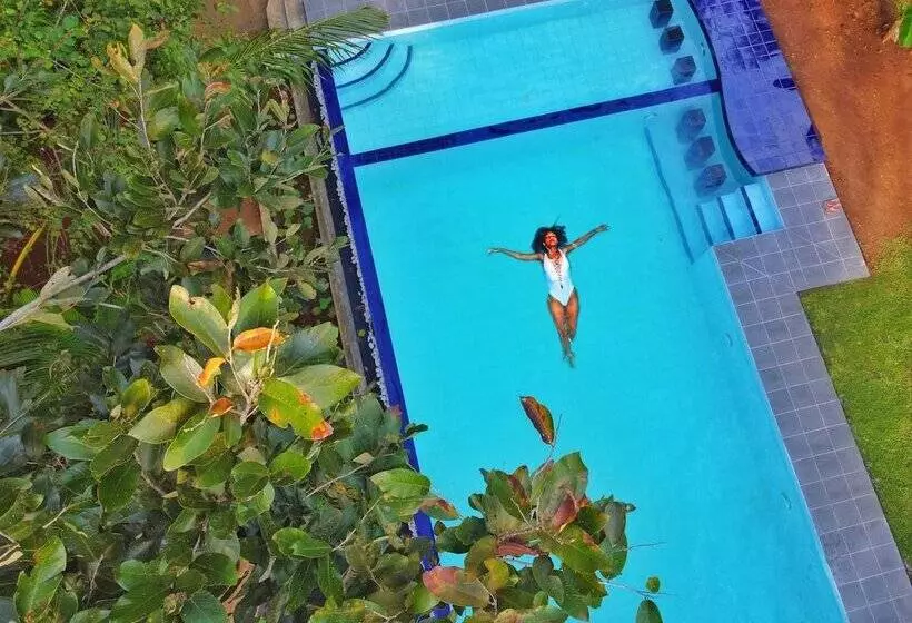 Hotelli Palmyra Nature Resort Sigiriya