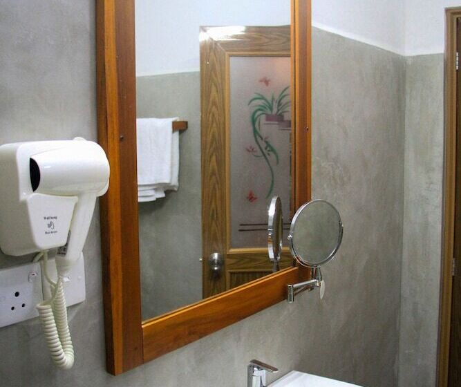 בית מלון כפרי Palmyra Nature Resort Sigiriya