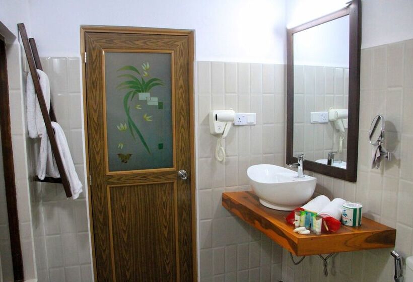 בית מלון כפרי Palmyra Nature Resort Sigiriya