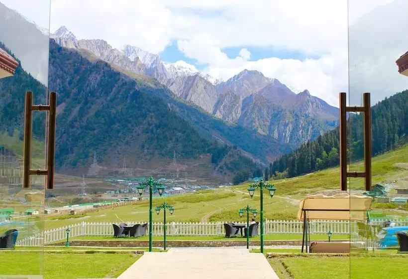 Hotel Village Walk