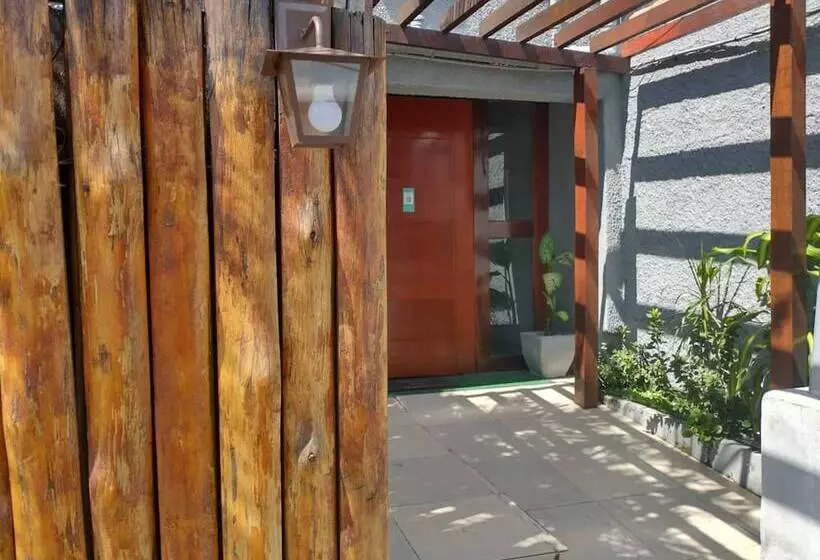 Majatalo Pousada Camelias