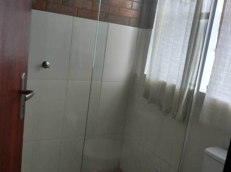 Pensão Pousada Camelias