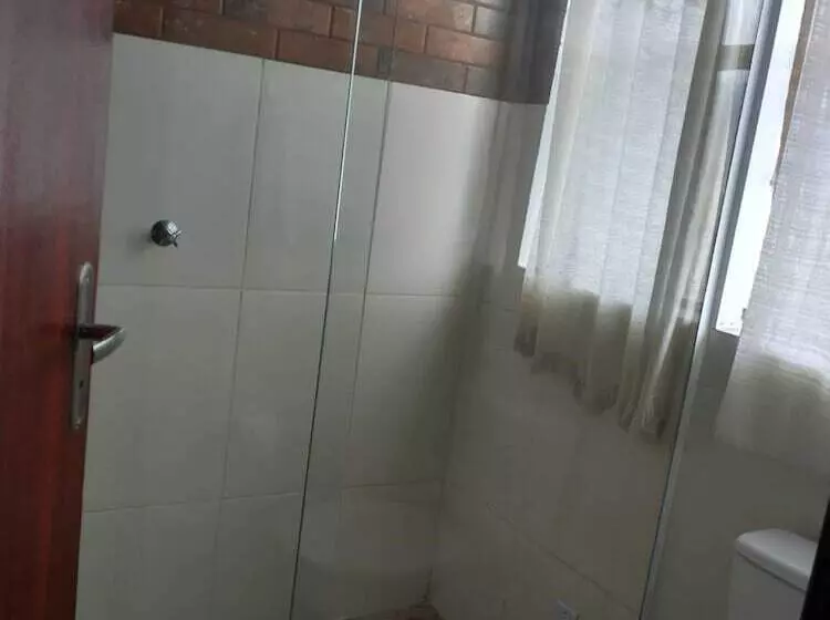 Majatalo Pousada Camelias