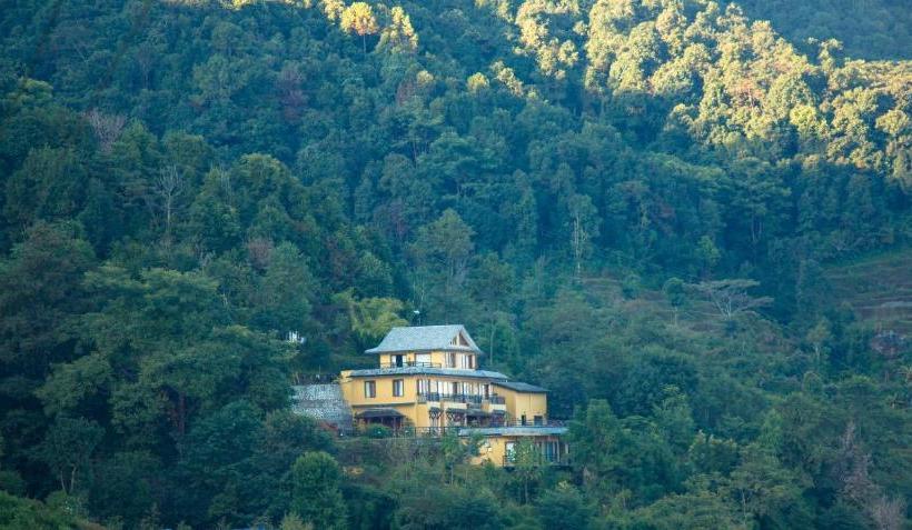 استراحتگاه The Lapsi Tree