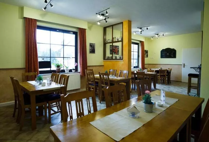 ユースホステル Landgasthaus Queen Victoria