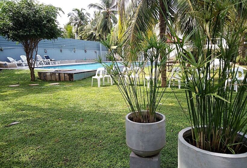 Hotel Cinnamon Villa Negombo