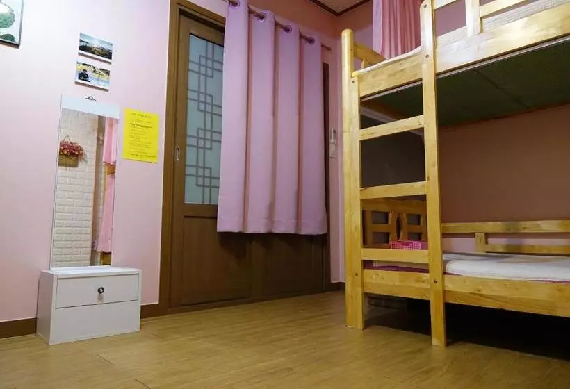Majatalo Tongyeongdaegyo Guesthouse