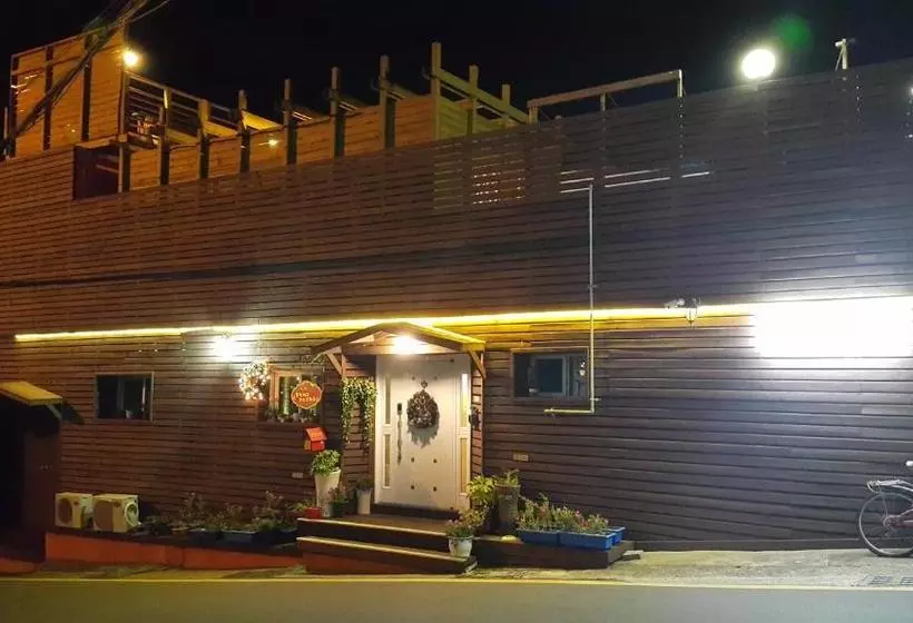 Majatalo Tongyeongdaegyo Guesthouse