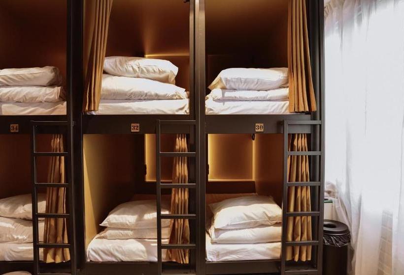 فندق صغير Durty Nelly's Inn