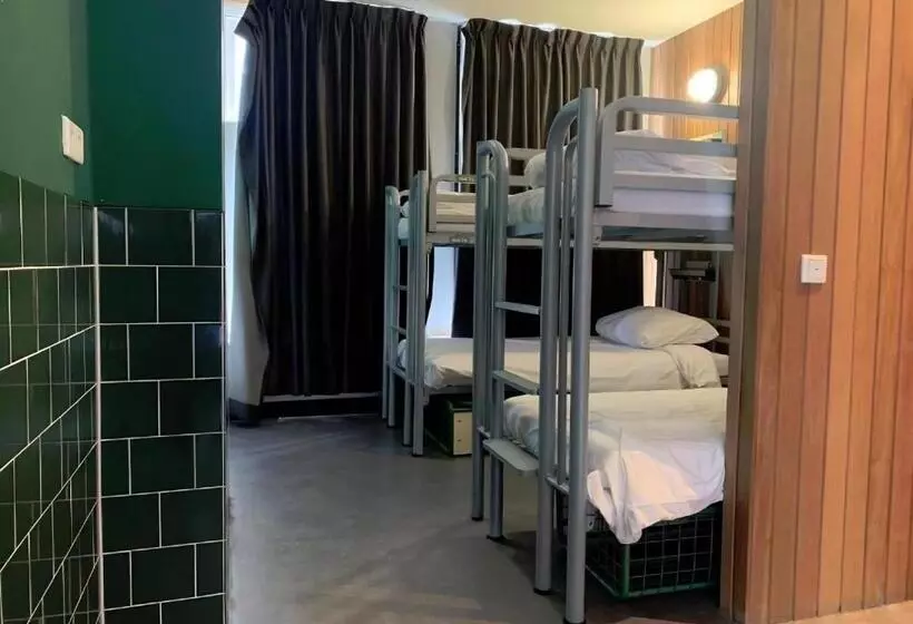 ユースホステル Durty Nelly's Inn