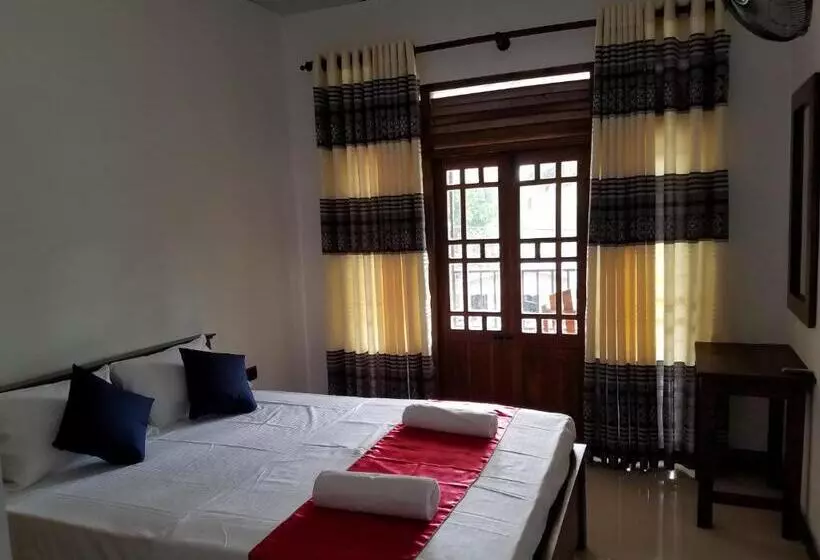 تختخواب و صبحانه Yashumi Homestay