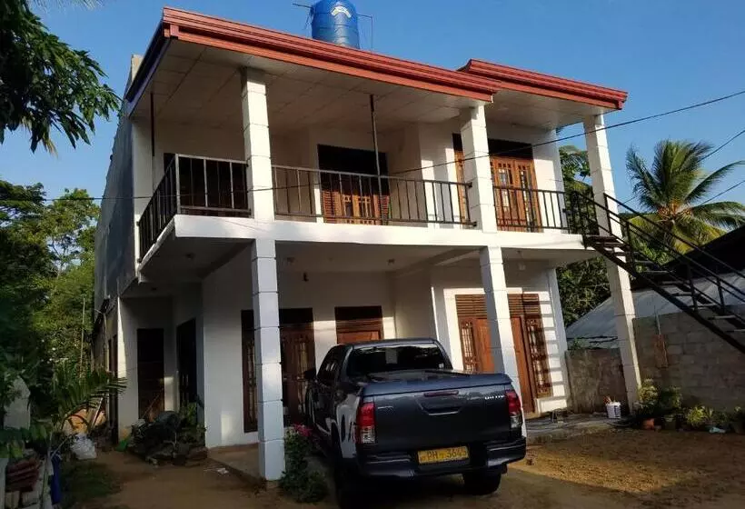 تختخواب و صبحانه Yashumi Homestay