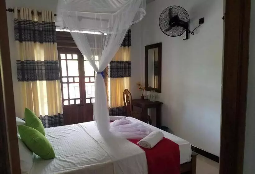 تختخواب و صبحانه Yashumi Homestay