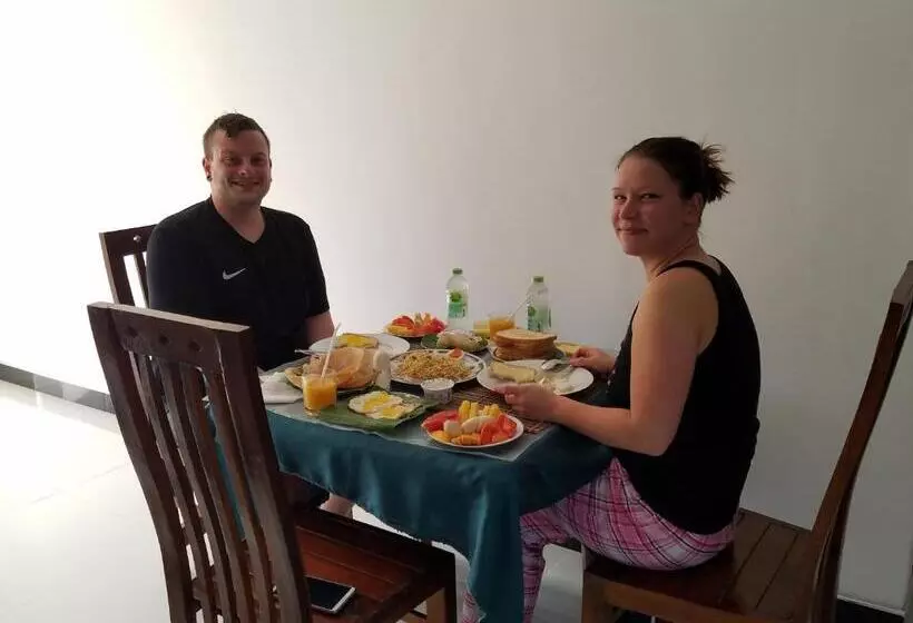 تختخواب و صبحانه Yashumi Homestay