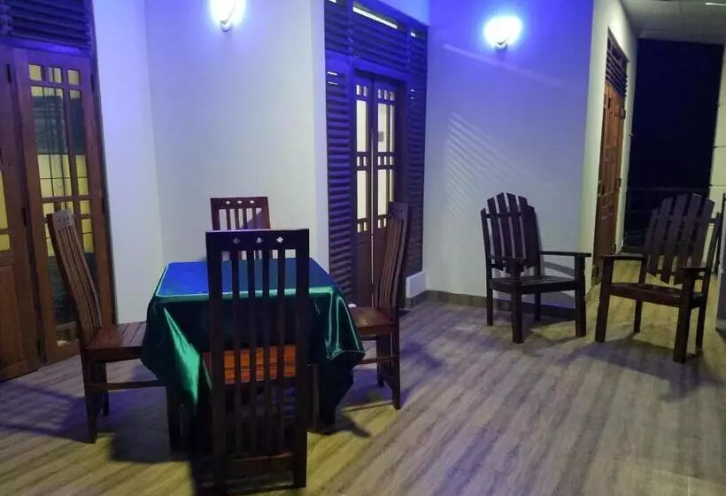 تختخواب و صبحانه Yashumi Homestay