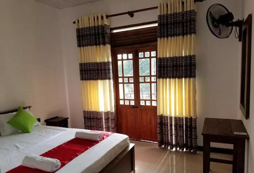 تختخواب و صبحانه Yashumi Homestay