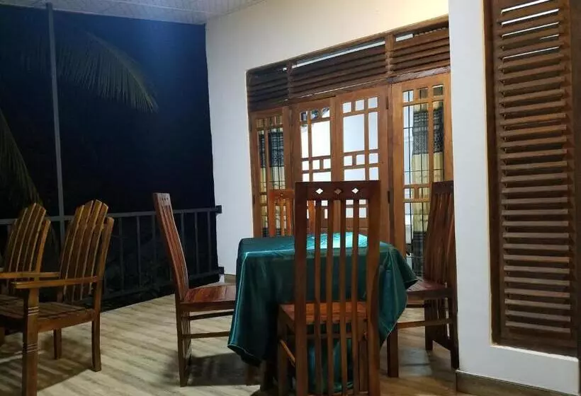 تختخواب و صبحانه Yashumi Homestay