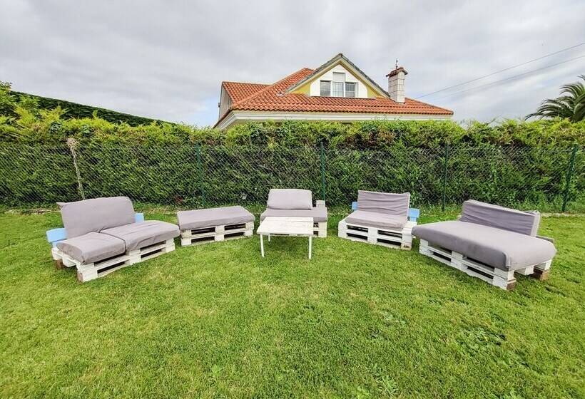 Hostel El Pico De Santillana