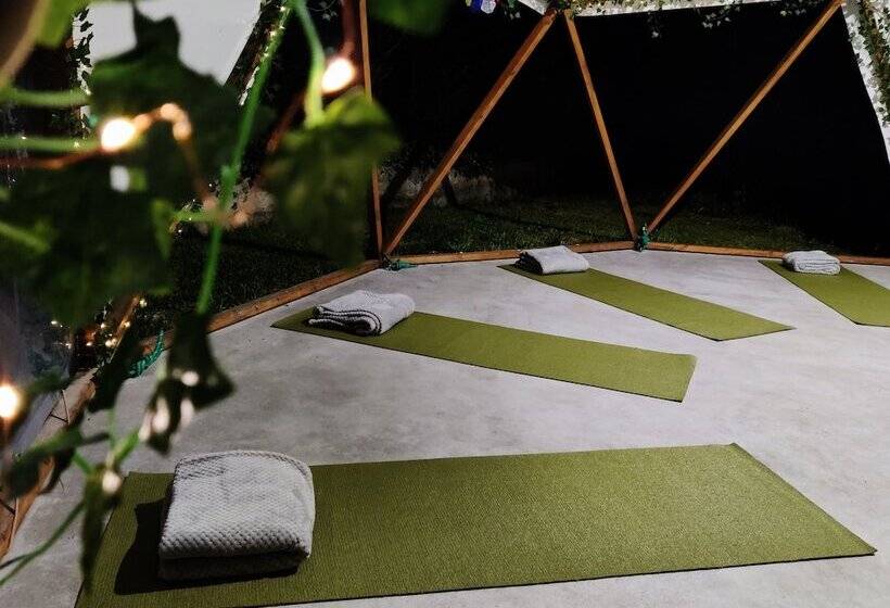 Hostel El Pico De Santillana