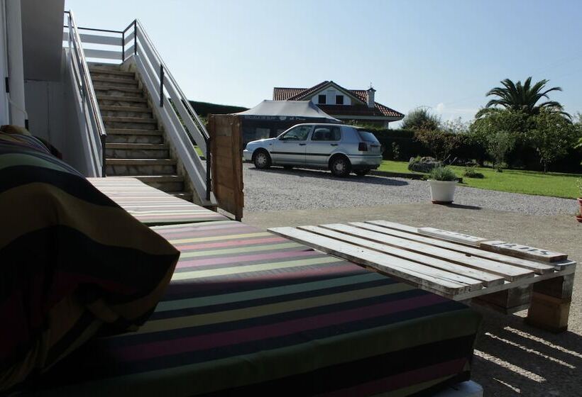 Hostel El Pico De Santillana