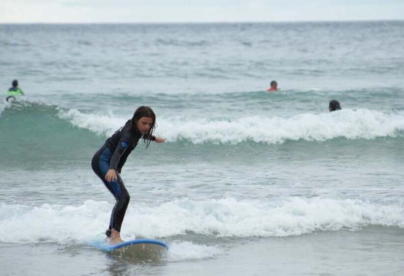 Hostel El Pico De Santillana