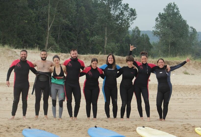 Hostel El Pico De Santillana