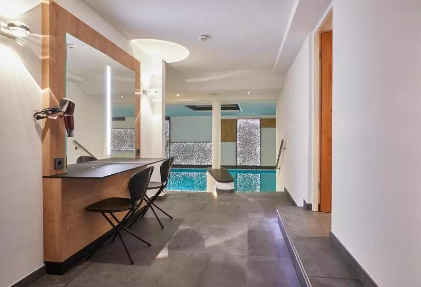هتل Erfurths Bergfried Ferien & Wellness