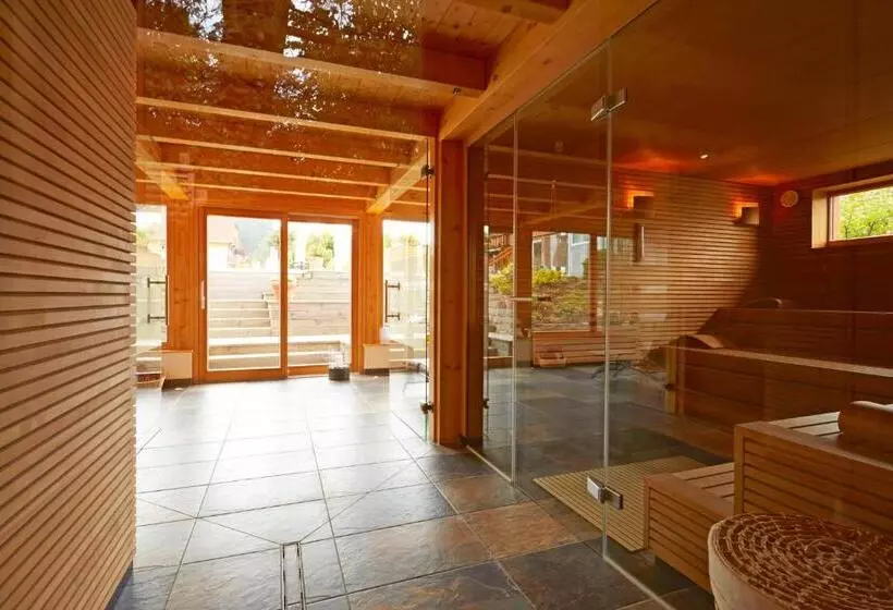 هتل Erfurths Bergfried Ferien & Wellness