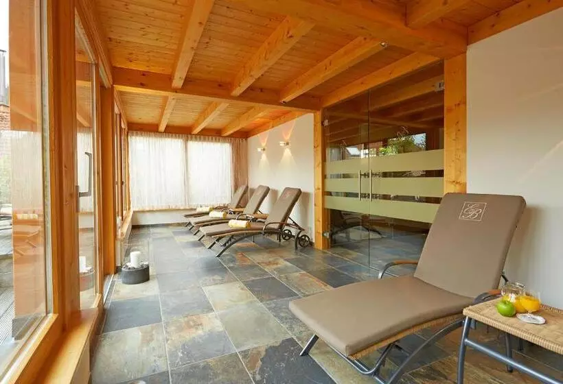 هتل Erfurths Bergfried Ferien & Wellness