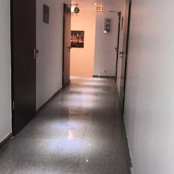 ホテル Hr