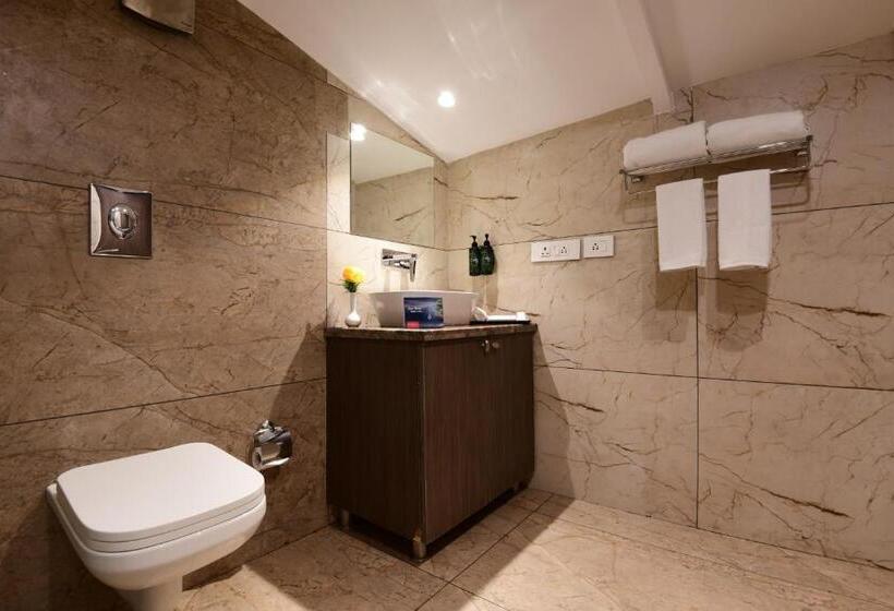 ホテル Ramada By Wyndham Kasauli