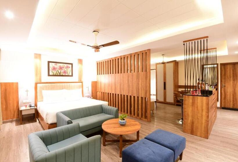 ホテル Ramada By Wyndham Kasauli