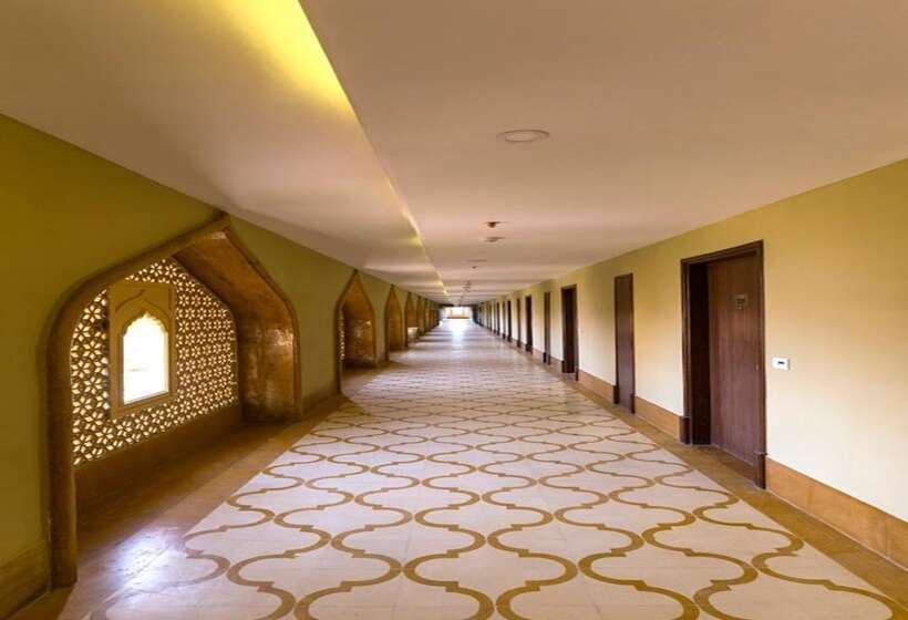 Hotel Sairafort Sarovar Portico
