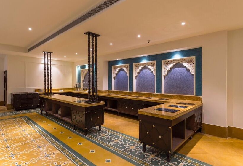 Hotel Sairafort Sarovar Portico