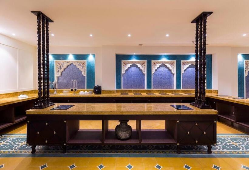 Hotel Sairafort Sarovar Portico