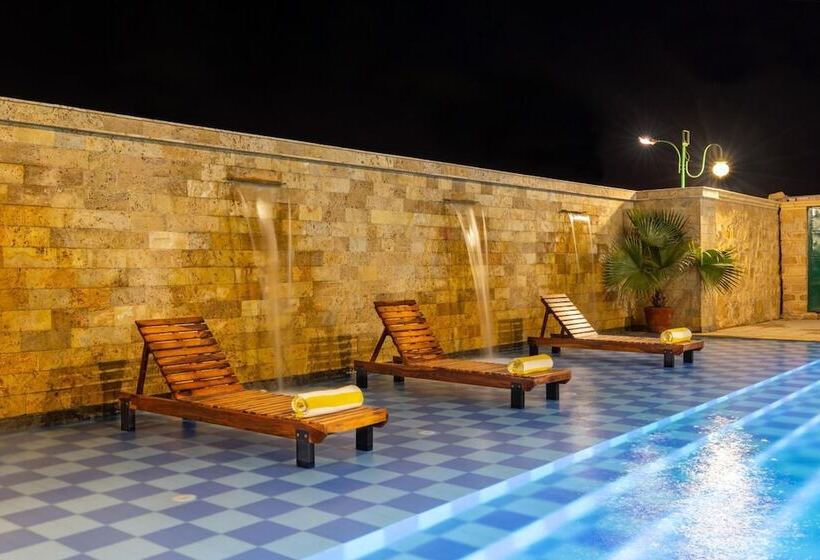 Hotel Sairafort Sarovar Portico