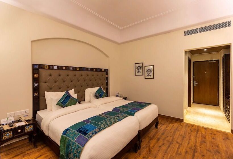 Hotel Sairafort Sarovar Portico