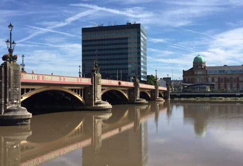 Quay Apartments Clarence House