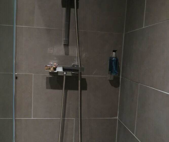 Quay Apartments Clarence House