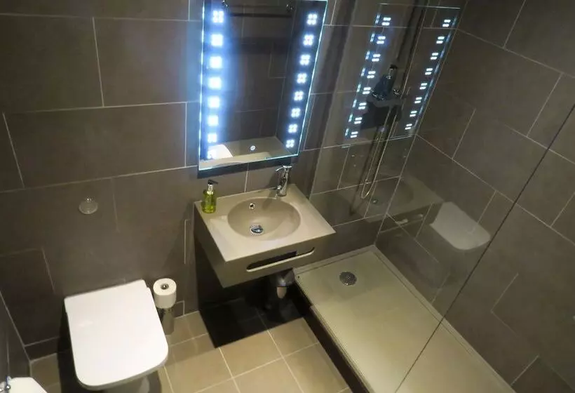 Quay Apartments Clarence House