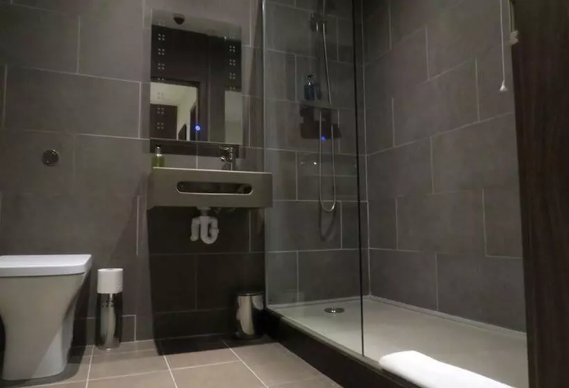 Quay Apartments Clarence House