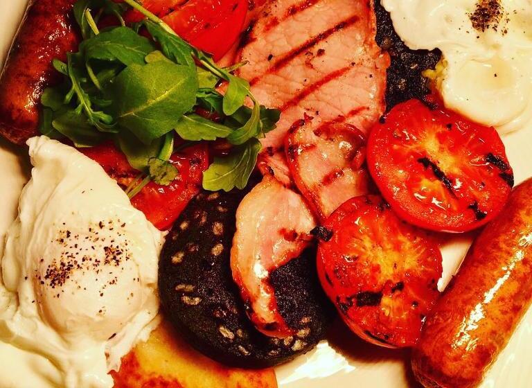 Duck Bay Hotel & Restaurant